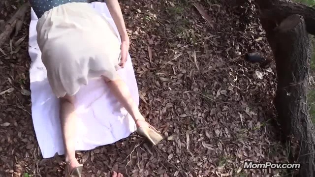 Сын занимается сексом с зрелой мамой